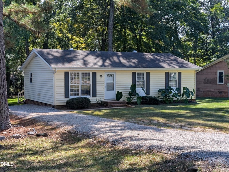 118 E Mciver St, Zebulon, NC 27597