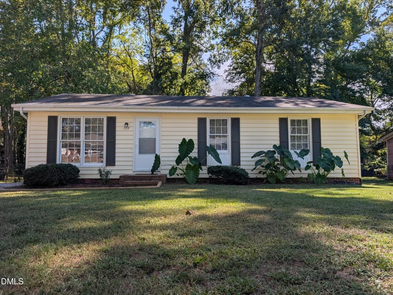 118 E Mciver St, Zebulon, NC 27597