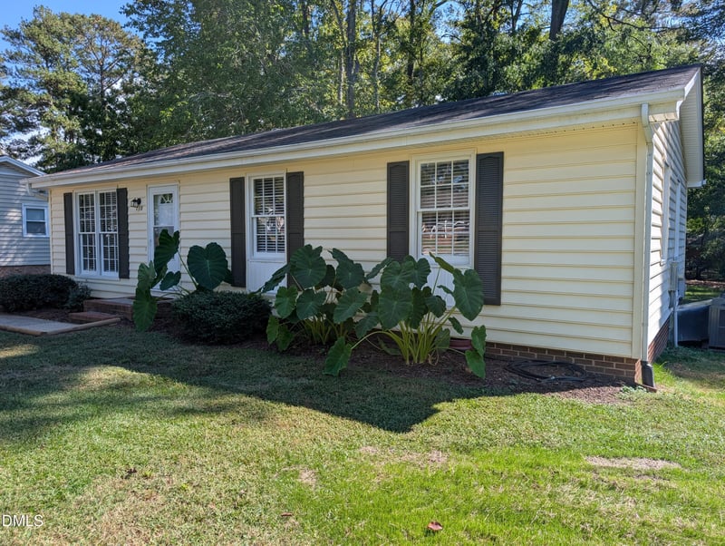 118 E Mciver St, Zebulon, NC 27597