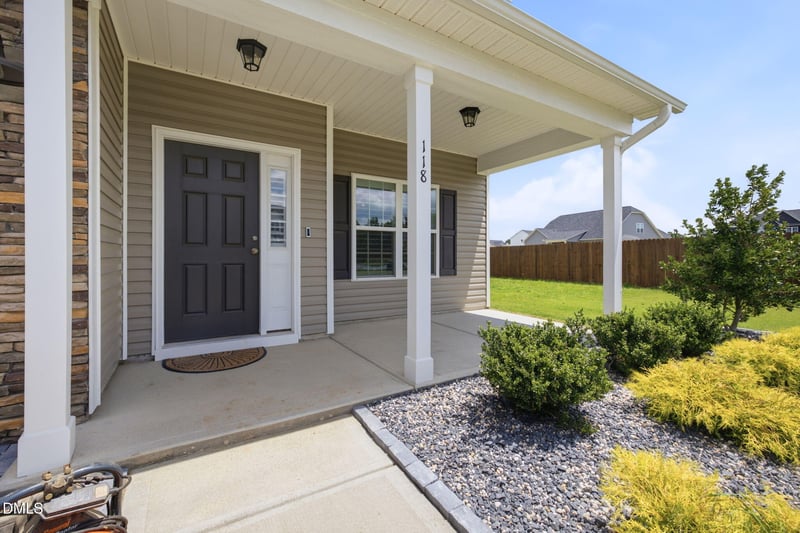118 W Sand Luggs Ct, Angier, NC 27501