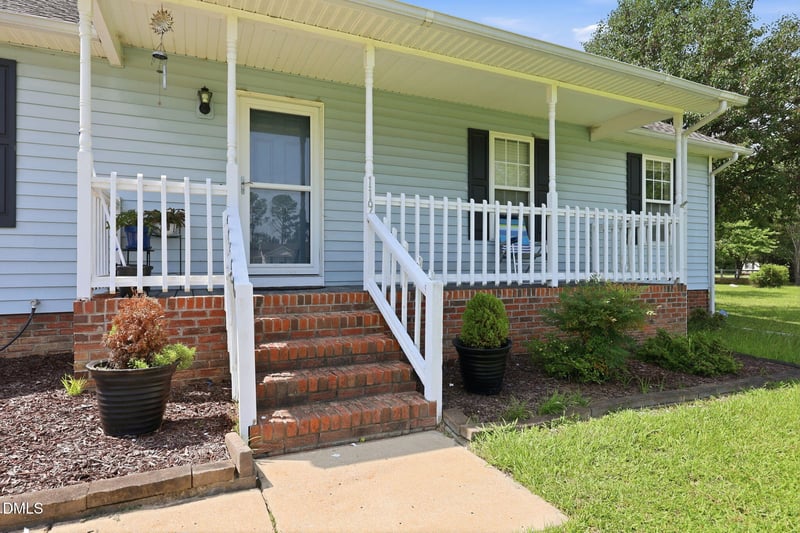 119 Clearwater Dr, Smithfield, NC 27577