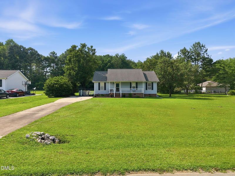 119 Clearwater Dr, Smithfield, NC 27577