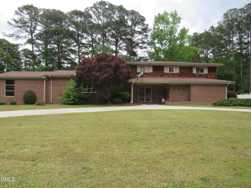 12 Cedar Dr, Smithfield, NC 27577