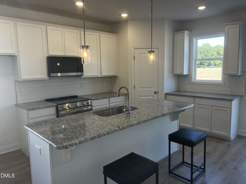 12 W Coulter Ct, Selma, NC 27576