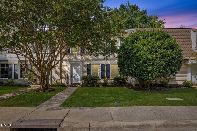 12 Patriot Cir, Durham, NC 27704