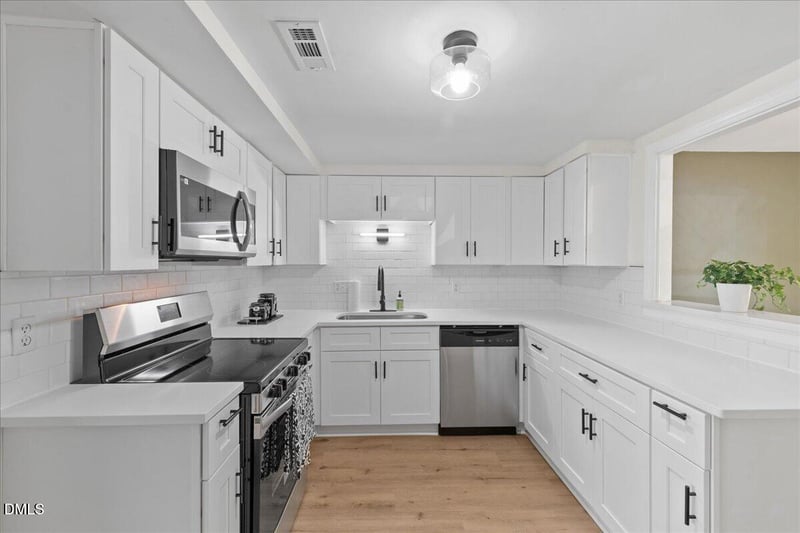 12 Patriot Cir, Durham, NC 27704