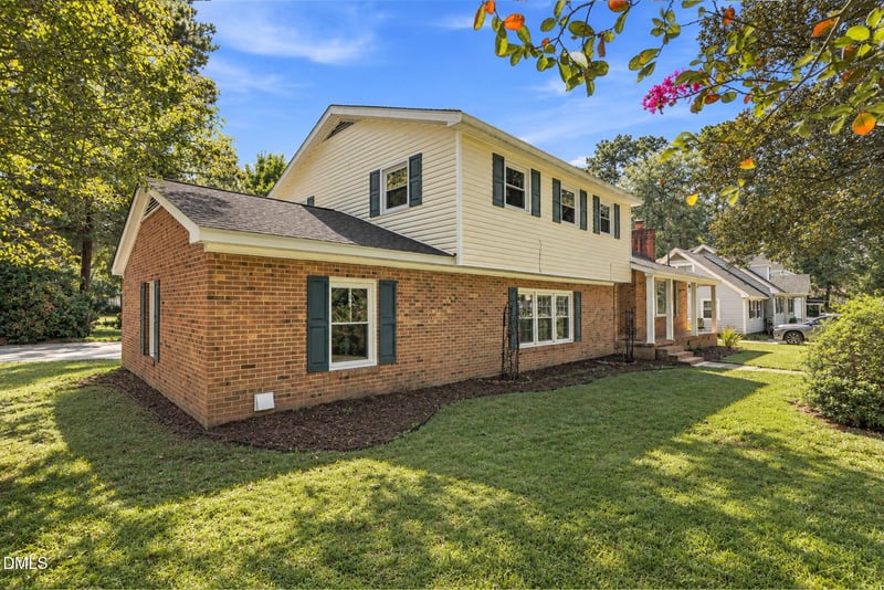 1201 S Crescent Dr, Smithfield, NC 27577
