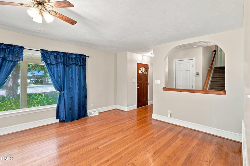 1201 S Crescent Dr, Smithfield, NC 27577