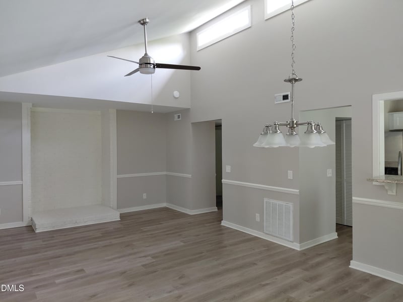 1204 Cedarhurst Dr, Sanford, NC 27332