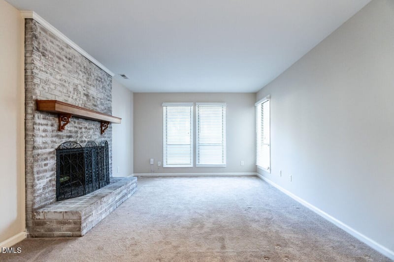 121 Arbuckle Ln, Cary, NC 27511