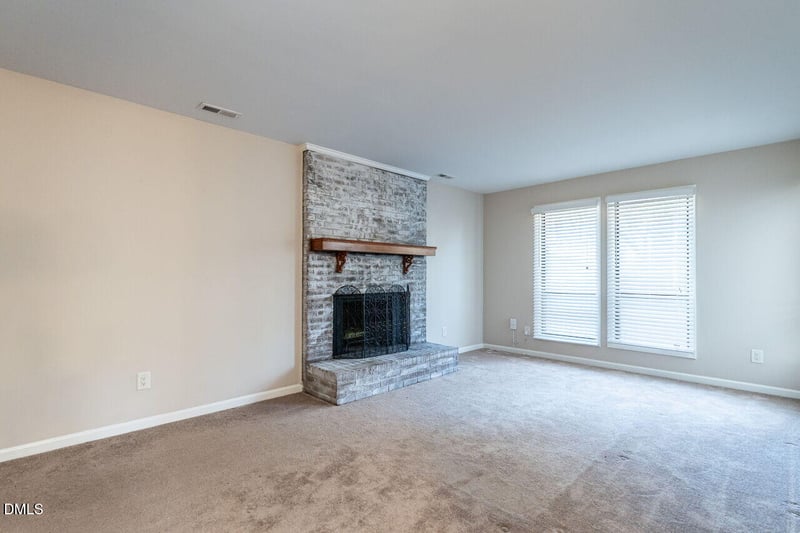 121 Arbuckle Ln, Cary, NC 27511