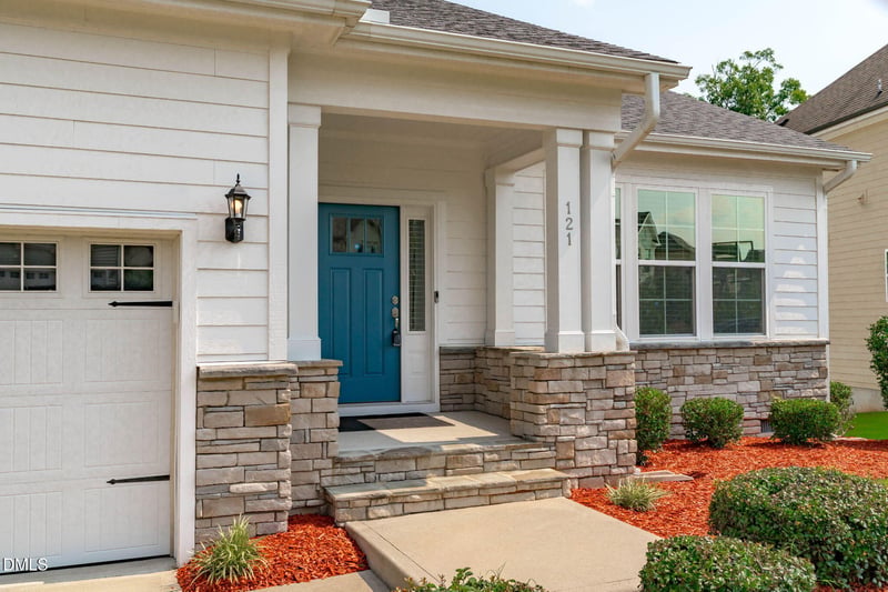 121 Cahors Trl, Holly Springs, NC 27540