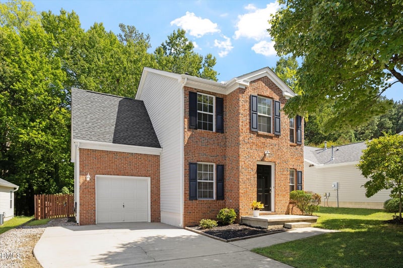 121 Evening Star Dr, Apex, NC 27502