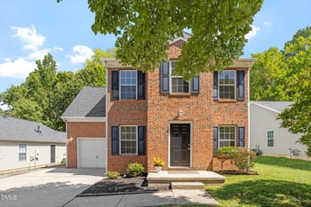 121 Evening Star Dr, Apex, NC 27502