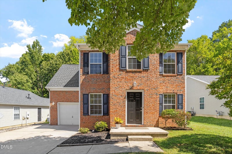 121 Evening Star Dr, Apex, NC 27502