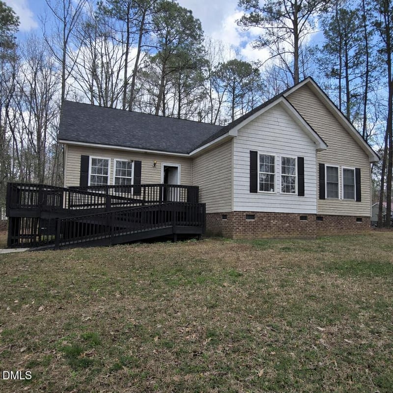 121 Santee Dr, Louisburg, NC 27549