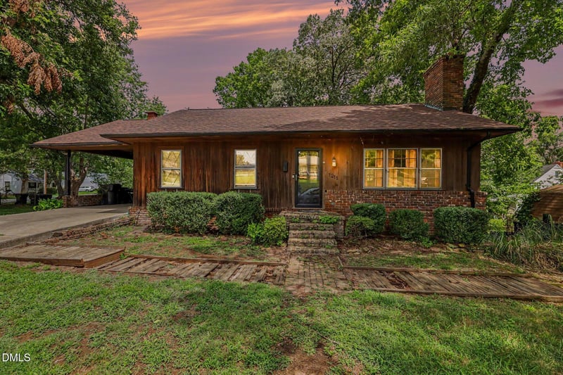 1211 E Willowbrook Dr, Burlington, NC 27215