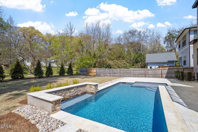 1213 Brookside Dr, Raleigh, NC 27604