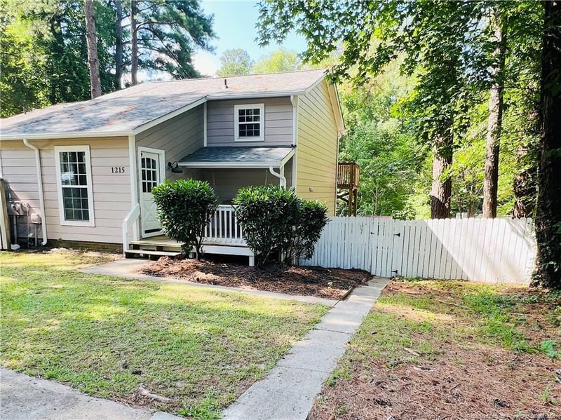 1215 Fernridge Dr, Sanford, NC 27332