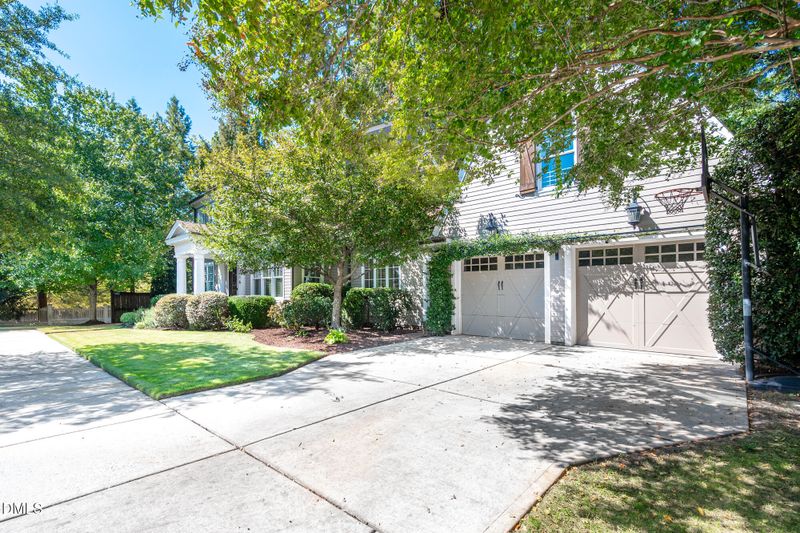 1216 Pinehurst Dr, Chapel Hill, NC 27517