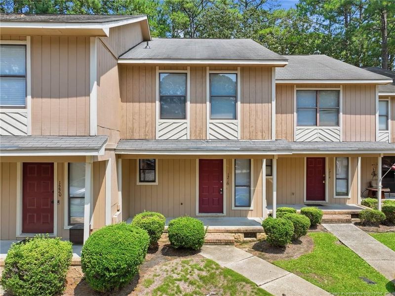 1218 Huntsman Ct, Fayetteville, NC 28303