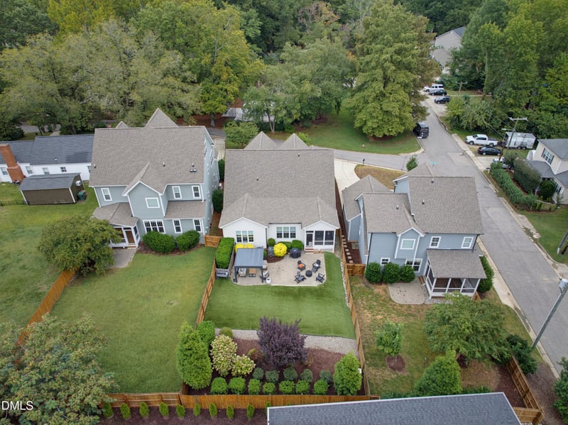 122 W Circle Dr, Cary, NC 27511
