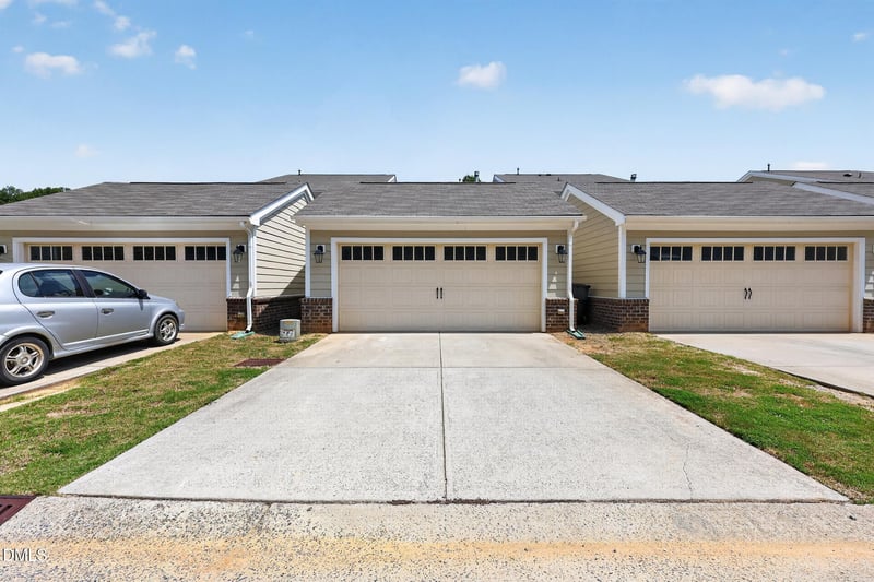 122 Spring Pine Ln, Holly Springs, NC 27540