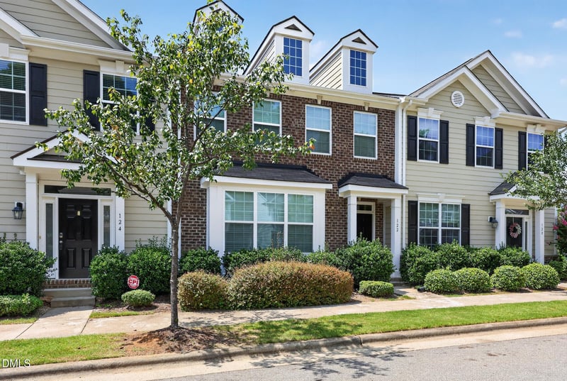 122 Spring Pine Ln, Holly Springs, NC 27540