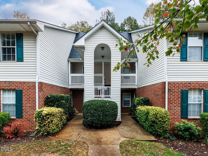 1221 Renshaw Ct, Cary, NC 27518