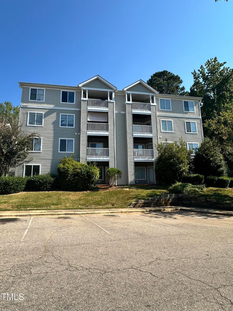 1221 University Ct, Raleigh, NC 27606