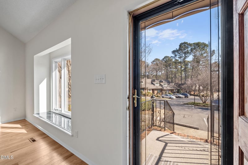 123 Essex Dr, Chapel Hill, NC 27514