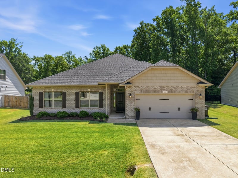 123 Woodwater Cir, Lillington, NC 27546