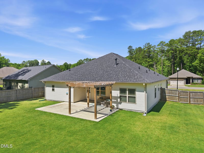 123 Woodwater Cir, Lillington, NC 27546