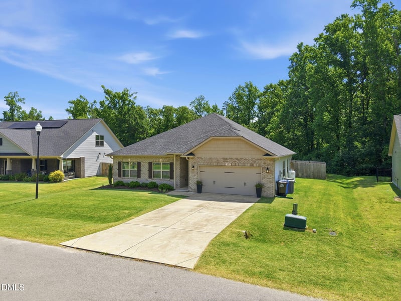123 Woodwater Cir, Lillington, NC 27546