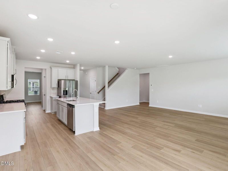 1230 Winding Spring Dr, Mebane, NC 27302