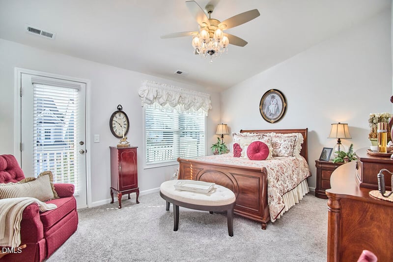 1237 Brown Velvet Ln, Apex, NC 27523