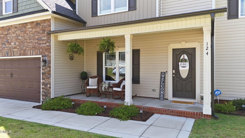 124 Shady Oaks Dr, Benson, NC 27504