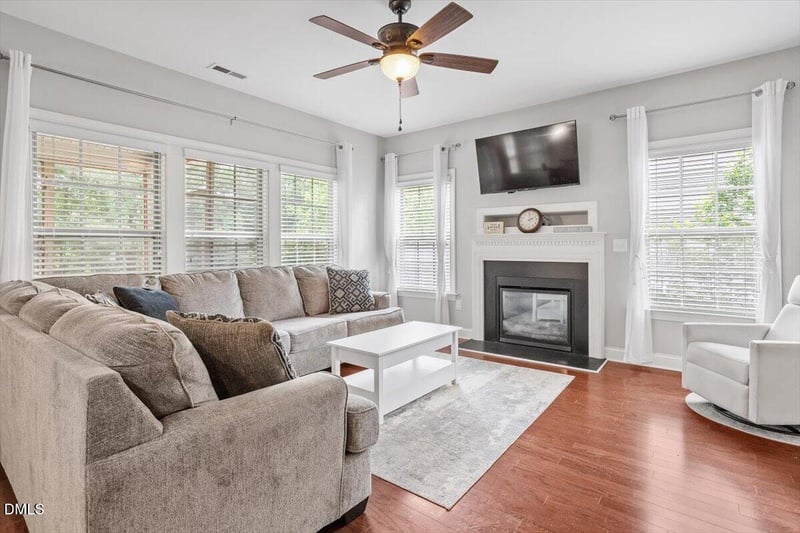 124 Sweet Violet Dr, Holly Springs, NC 27540