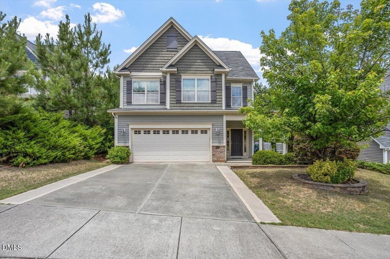 124 Sweet Violet Dr, Holly Springs, NC 27540