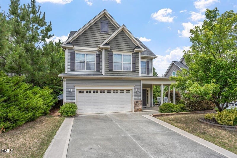 124 Sweet Violet Dr, Holly Springs, NC 27540