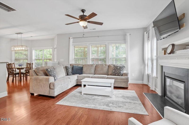 124 Sweet Violet Dr, Holly Springs, NC 27540