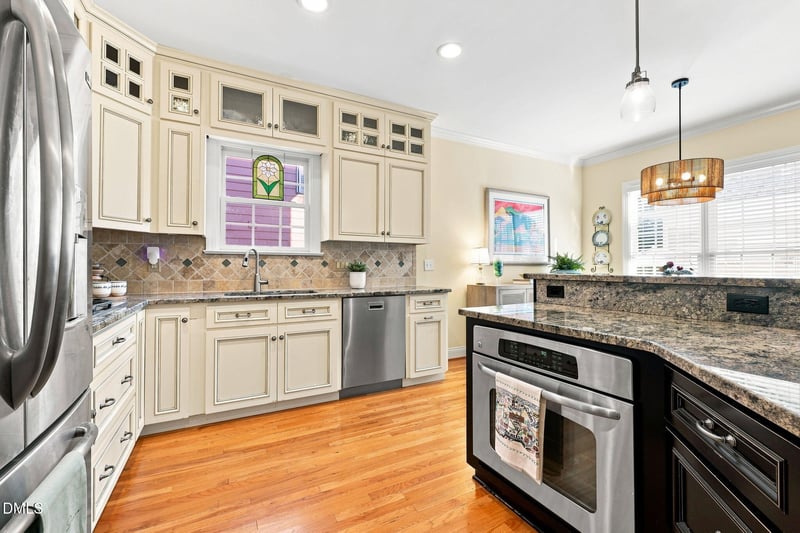 124 Tharrington Dr, Chapel Hill, NC 27516