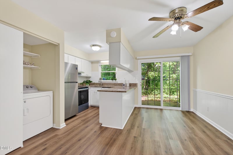 1240 Jamestown Ct, Cary, NC 27511