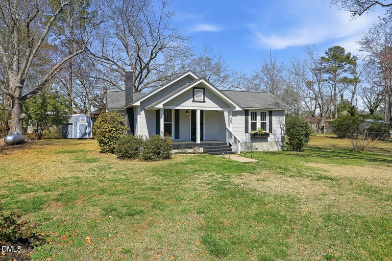 125 E Lillington St, Angier, NC 27501