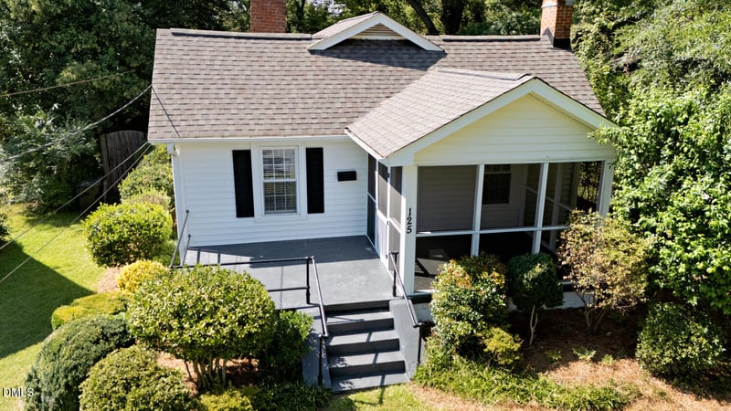 125 Tarpley St, Burlington, NC 27215