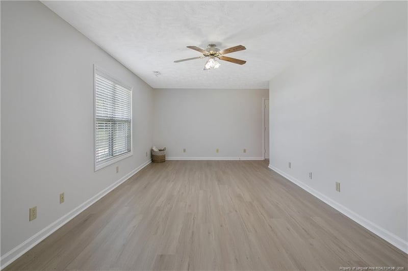 126 Sarah Ln, Fayetteville, NC 28306