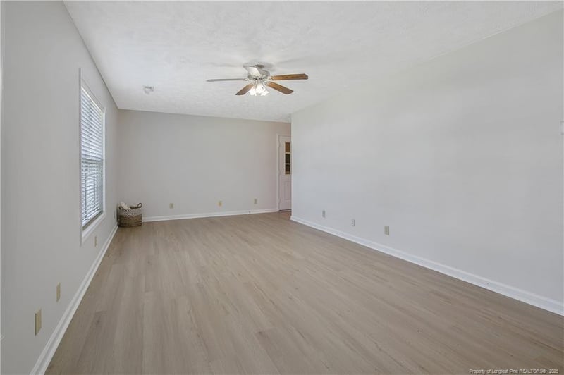 126 Sarah Ln, Fayetteville, NC 28306