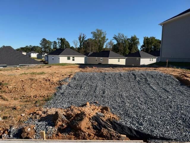 126 Southern Ests Dr, Sanford, NC 27330