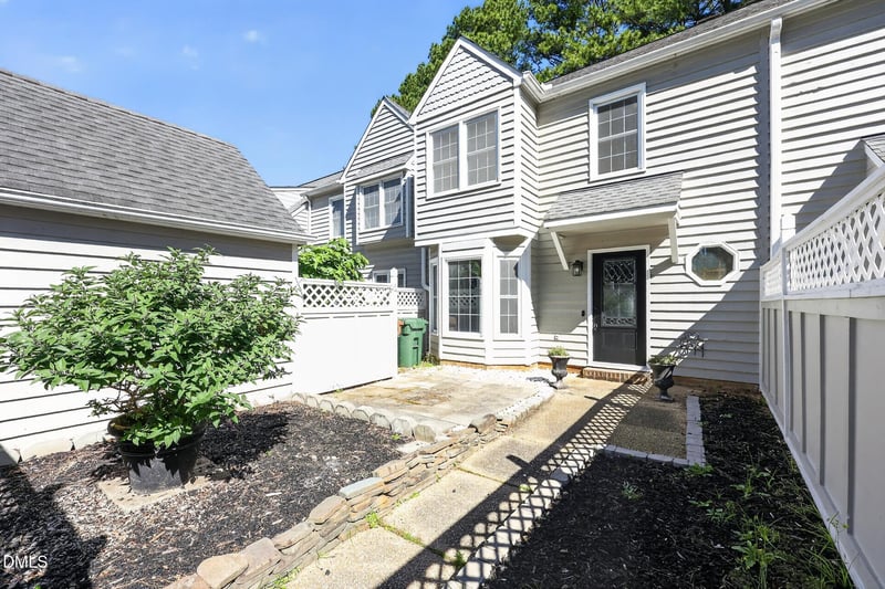 126 Spring Cove Dr, Cary, NC 27511