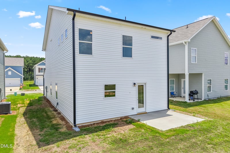 127 Oyster Tabby Dr, Lillington, NC 27546